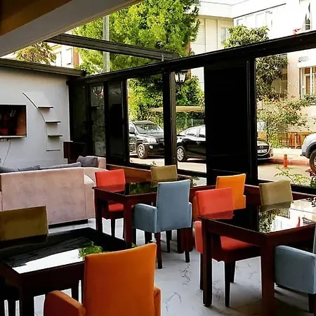 Hotel Lavin Garden 3*