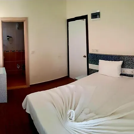 Lavin Garden Hotel