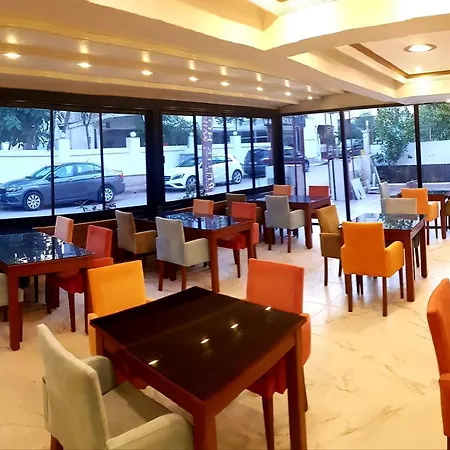 Lavin Garden Hotel 3*