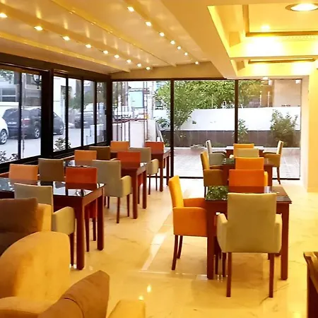 Lavin Garden 3*